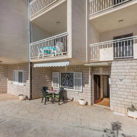 Maras Апартаменты Локва-Рогозница